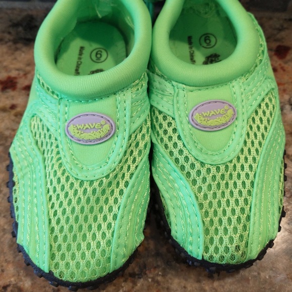 Wave Kids Unisex Water Shoes - Green - Adjustable - Size 6 - NWOT - Picture 3 of 6